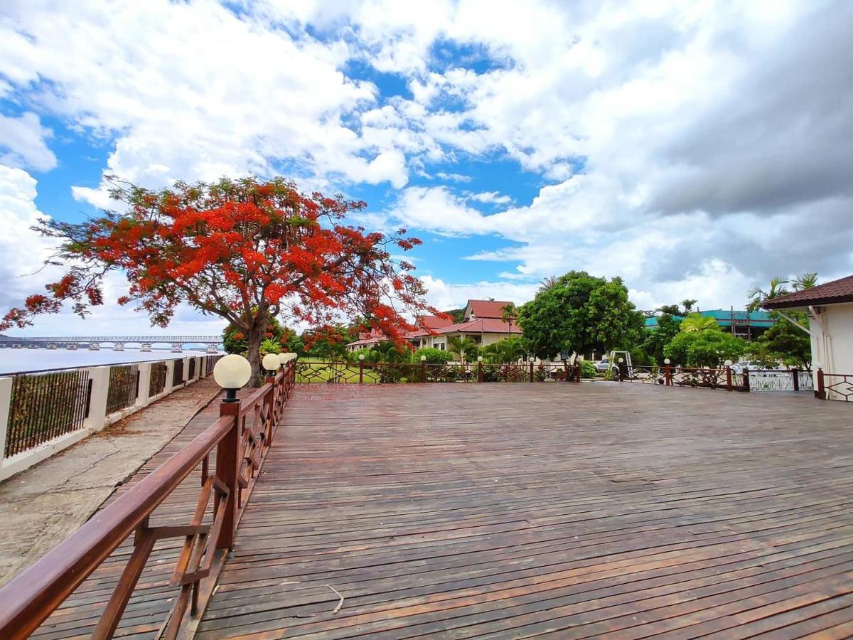 Attran Hotel Mawlamyaing Exterior foto