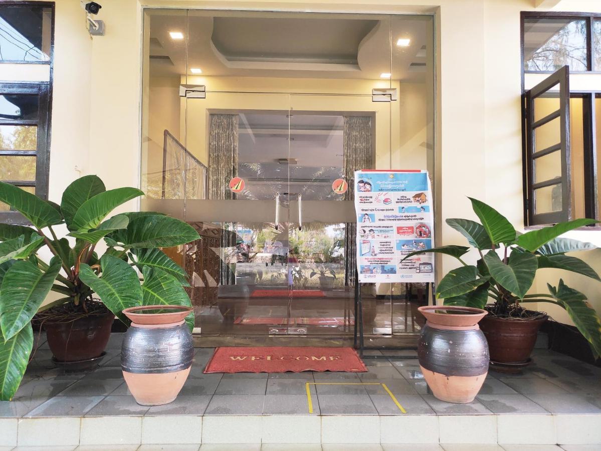 Attran Hotel Mawlamyaing Exterior foto