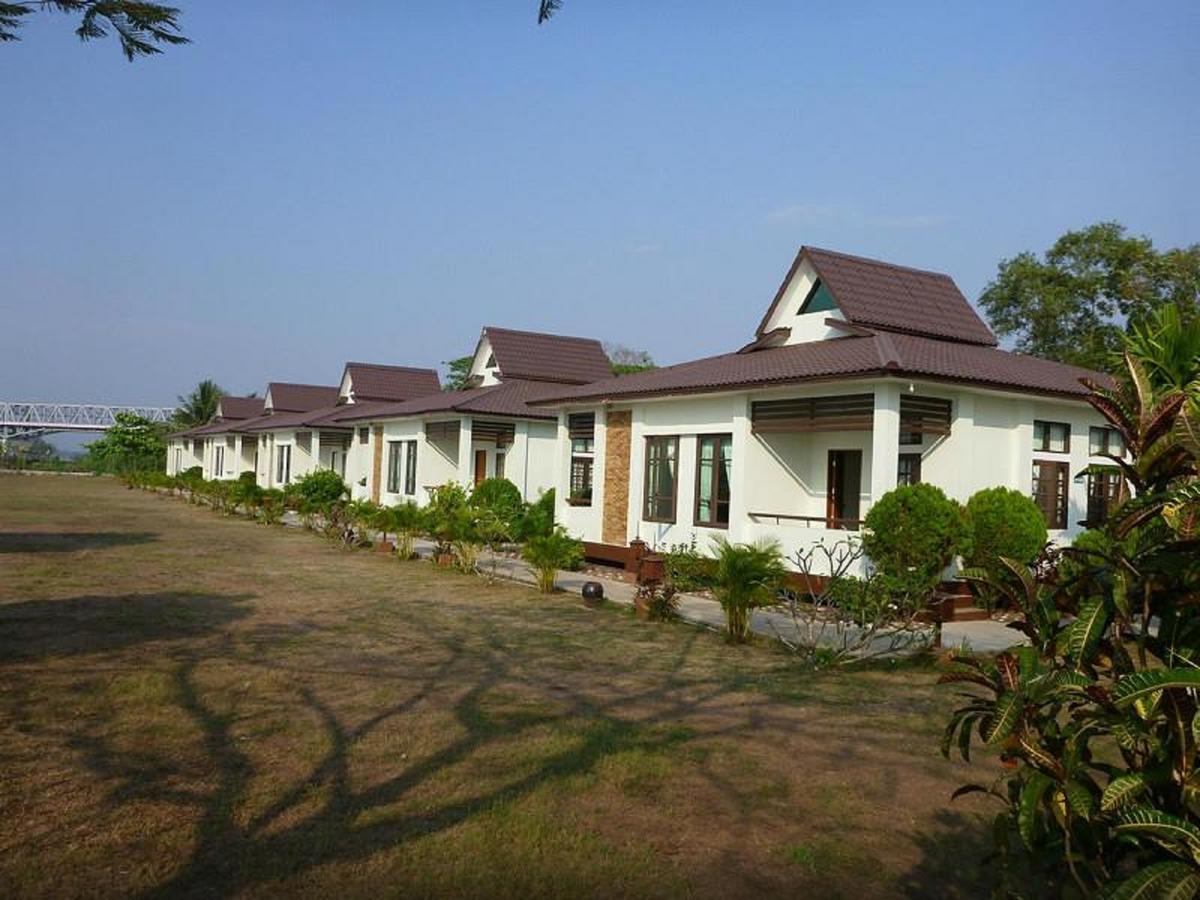 Attran Hotel Mawlamyaing Exterior foto
