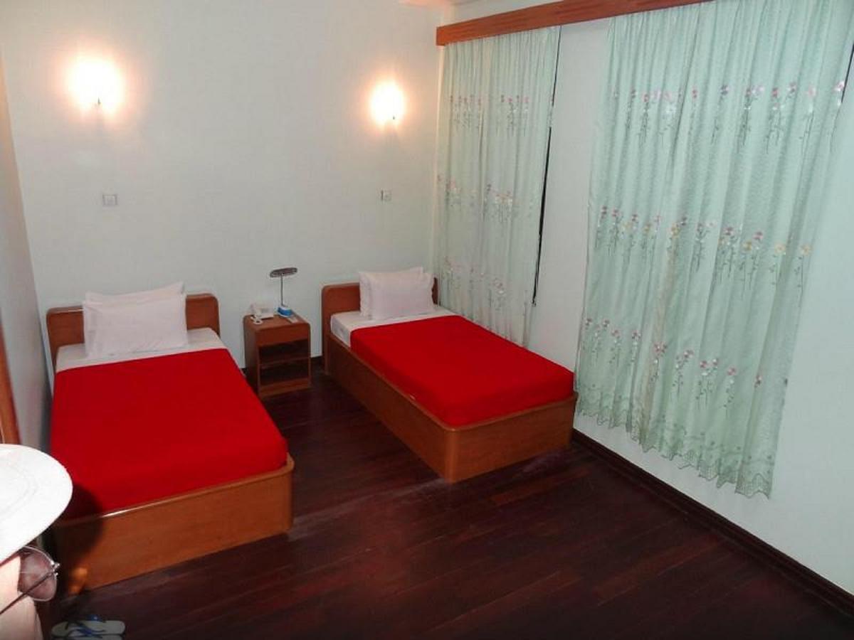Attran Hotel Mawlamyaing Exterior foto
